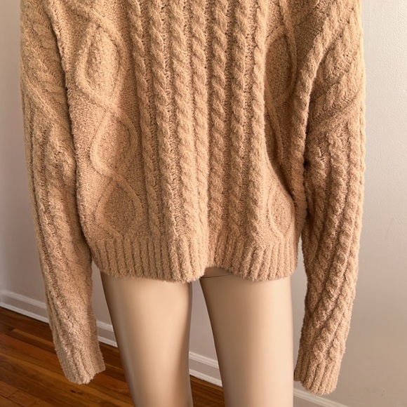 Aerie Long Sleeve Cable Knit Crew Neck Sweater Tan Size M - Picture 8 of 9